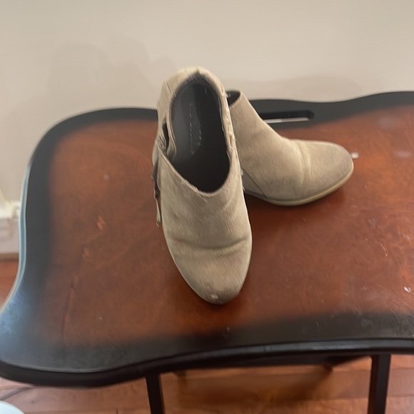 Fun Brown Booties - Picture 3 of 4